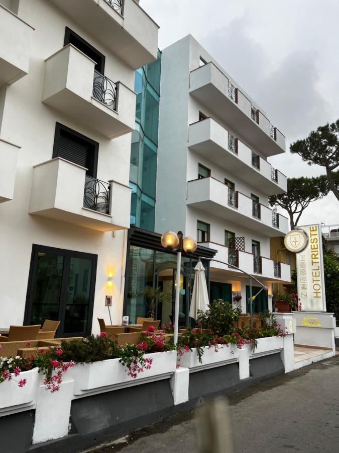 Hotel Trieste Riccione Exterior foto